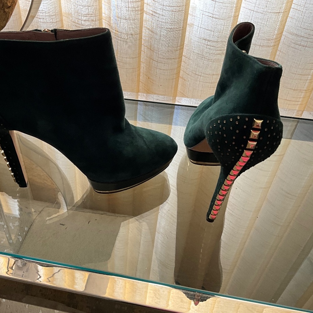 Vince Camuto deep forest green bootie boots ♥️♥️♥️